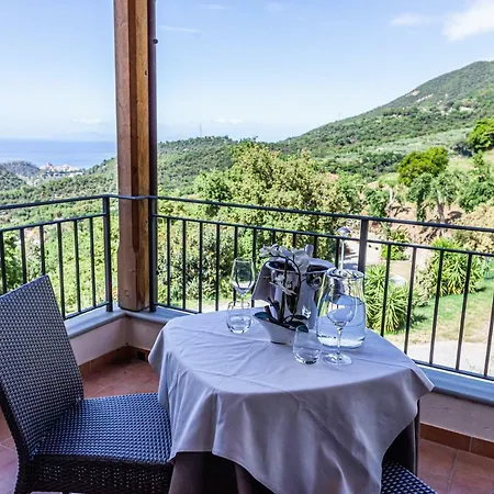 Ginevra Agrituristico 4*