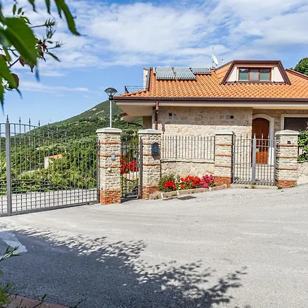 Ginevra Agrituristico 4* Ficarra
