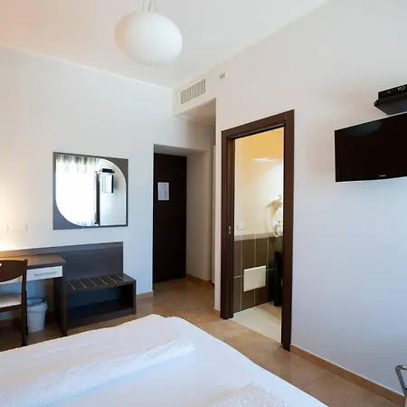 Ginevra Agrituristico 4*