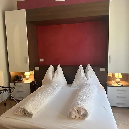 Ginevra Agrituristico Hotel 4*