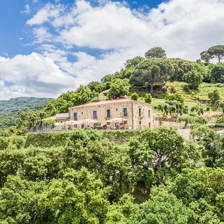 Hotel Ginevra Agrituristico 4*